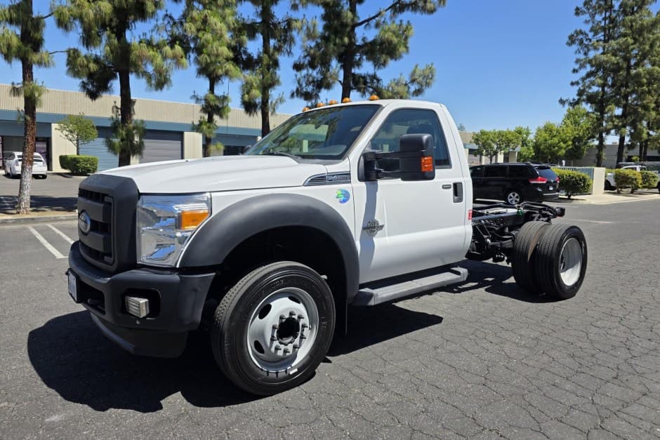 2012 Ford Super Duty 2011-2016 sold for $25,000