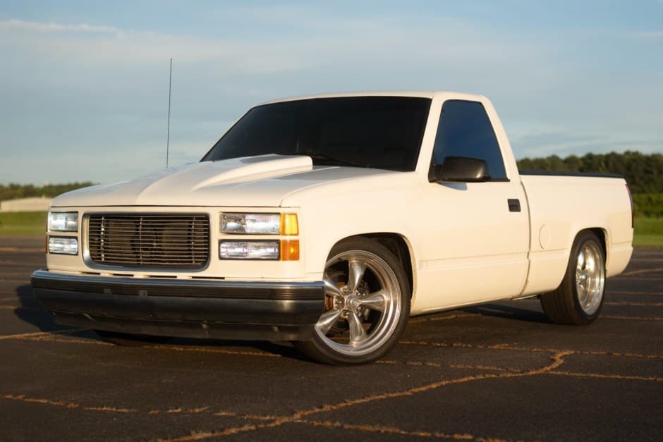 1997 GMC Sierra (GMT400 1988-2002) sold for $17,150