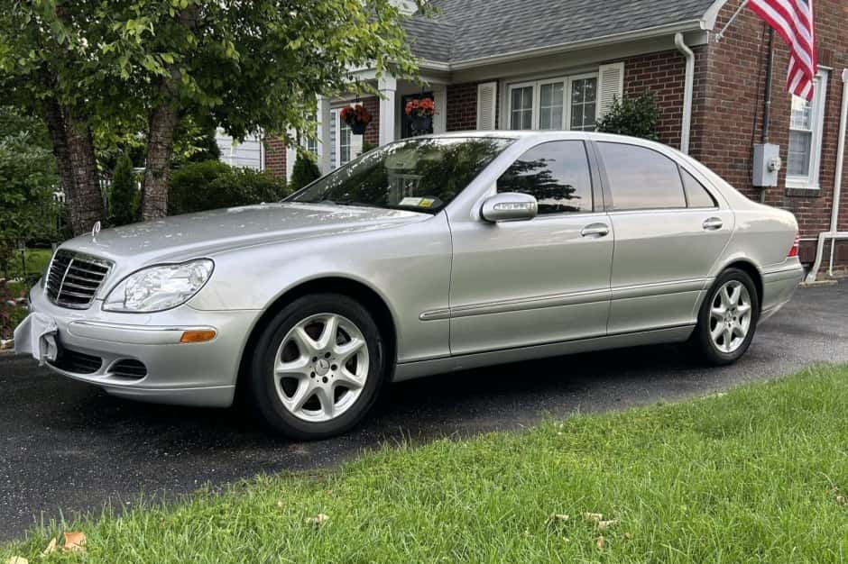 2005 Mercedes-Benz W220 S-Class sold for $11,000