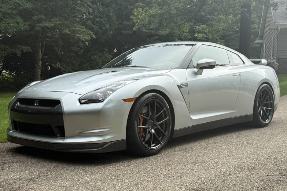 2010 Nissan GT-R R35 sold for $79,000