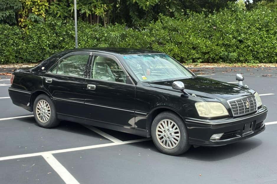 1999 Toyota Crown sold for $6,200