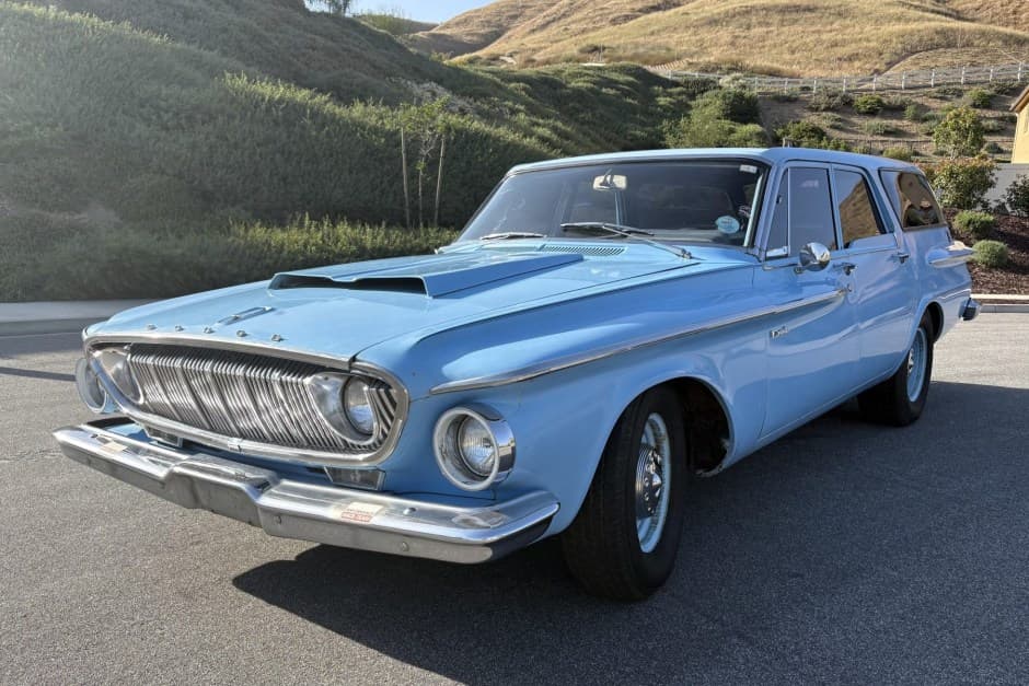 1962 Dodge Dart sold for $6,200