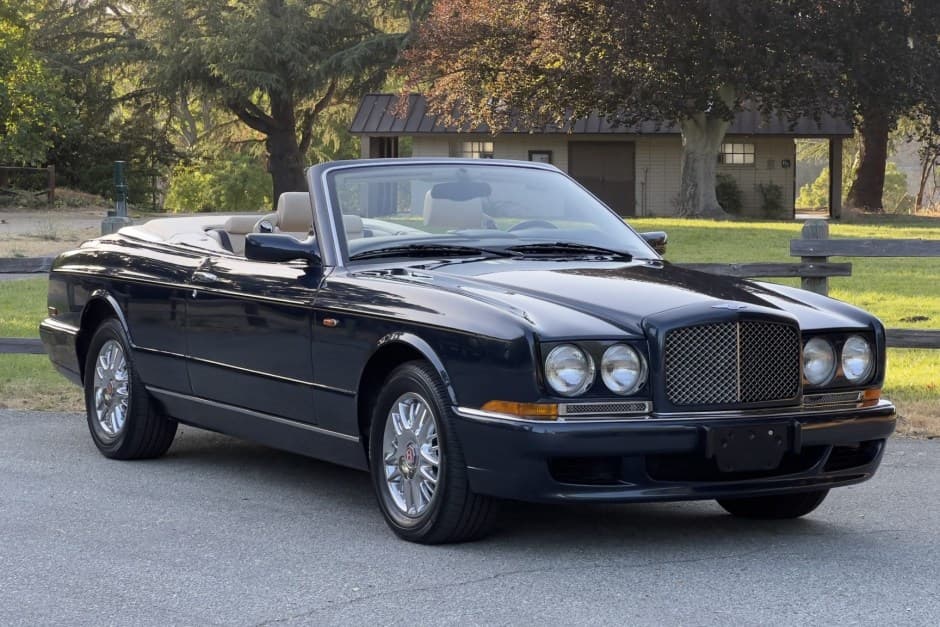 2001 Bentley Azure sold for $35,000