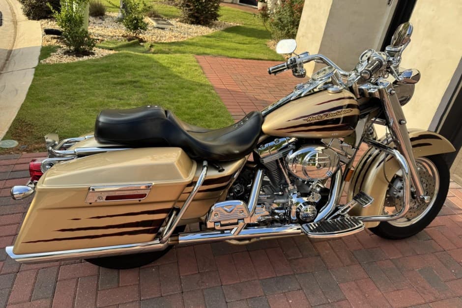 2003 Harley-Davidson CVO sold for $8,250