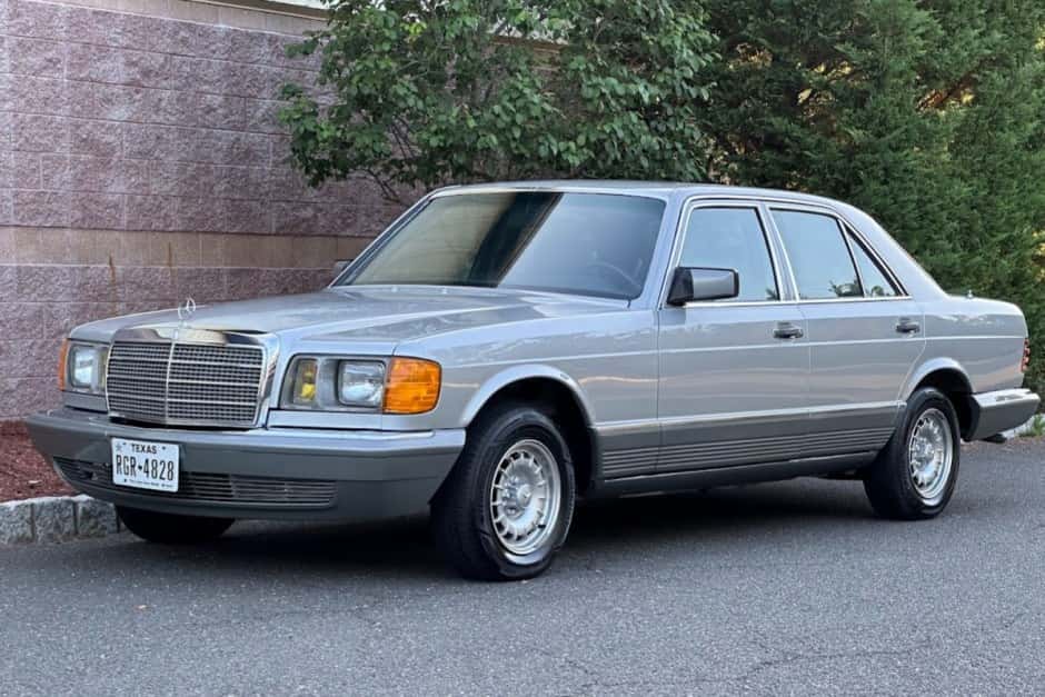 1983 Mercedes-Benz W126 S-Class sold for $23,500