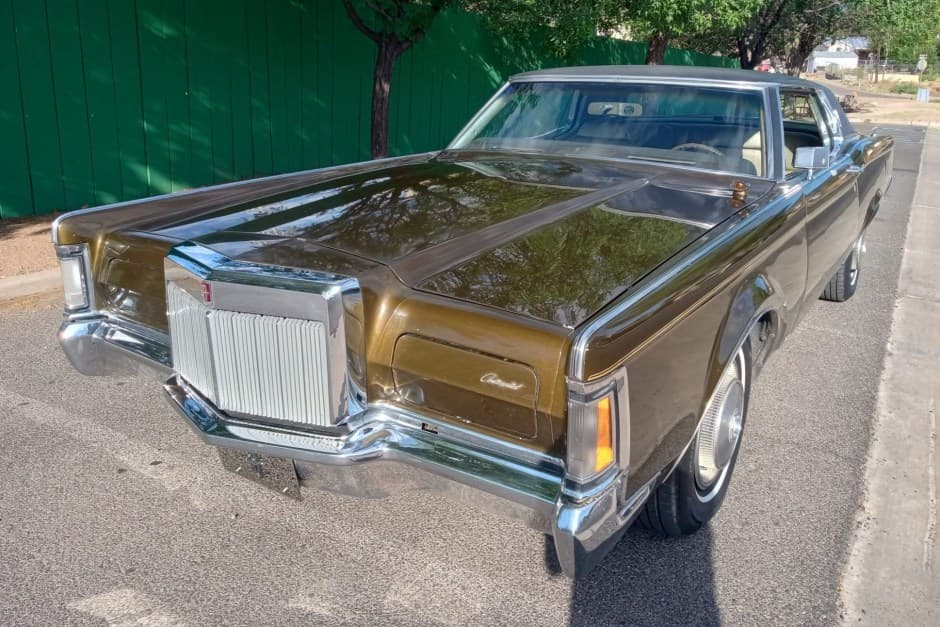 1970 Lincoln Continental Mark III (1969-1971) sold for $8,200