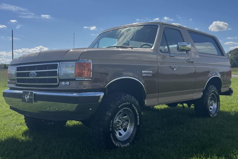 1989 Ford Bronco 4th-5th Generations 1987-1996 sold for $18,500