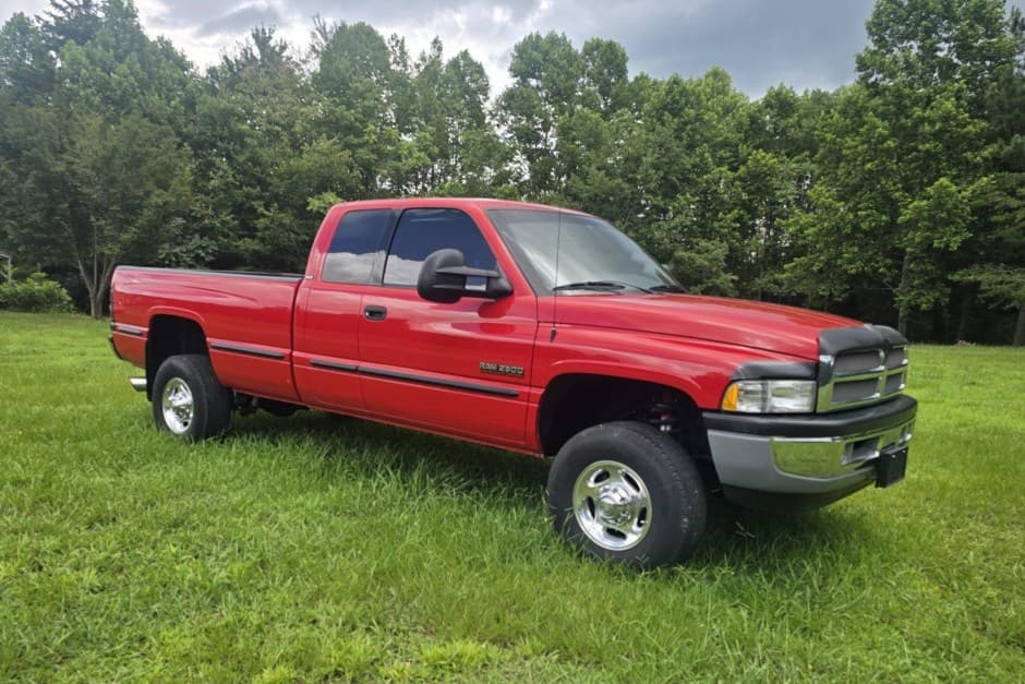 2001 Dodge Ram HD (1994-2002) sold for $28,000