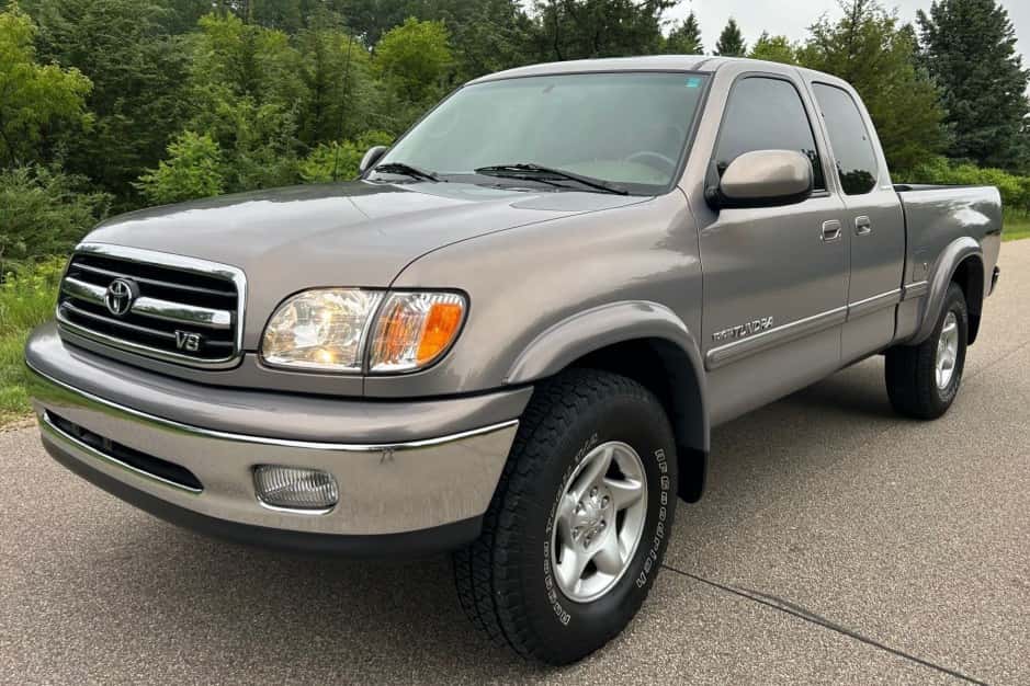 2000 Toyota Tundra (XK30/XK40 2000-2006) sold for $35,000
