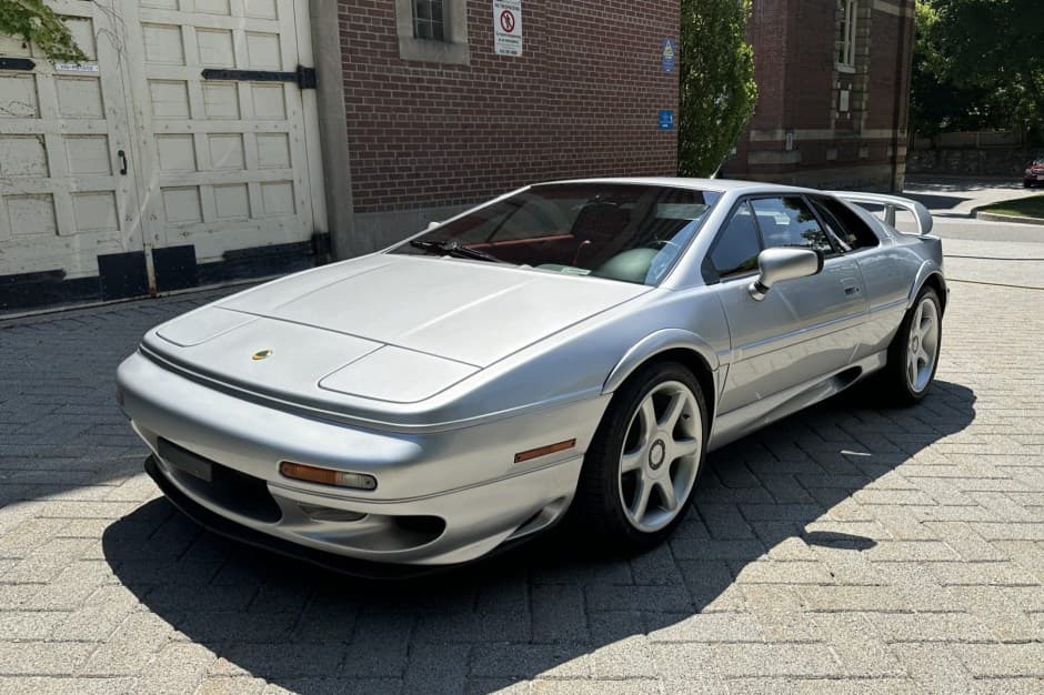 1998 Lotus Esprit sold for $47,500
