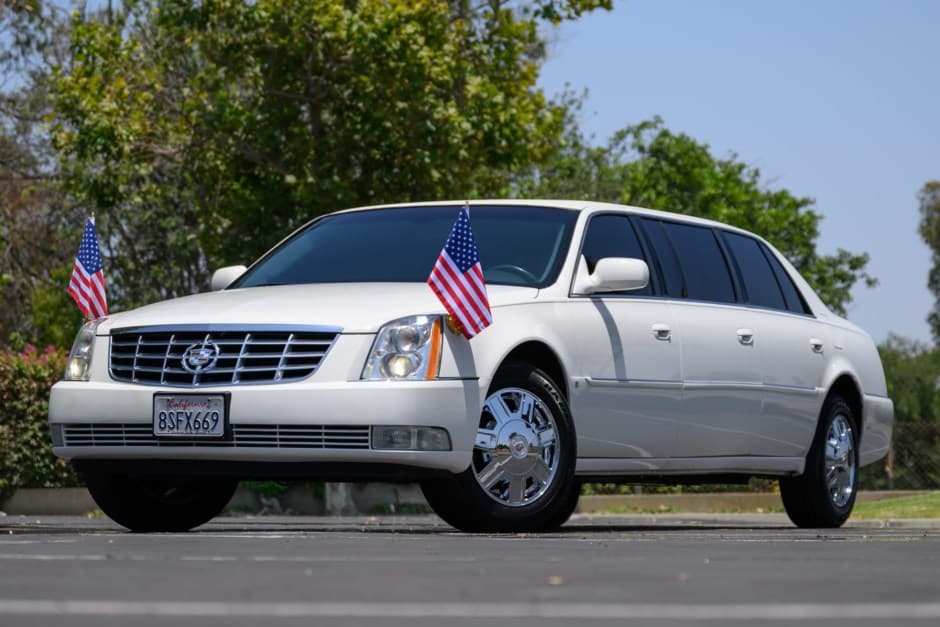 2008 Cadillac DTS sold for $8,500