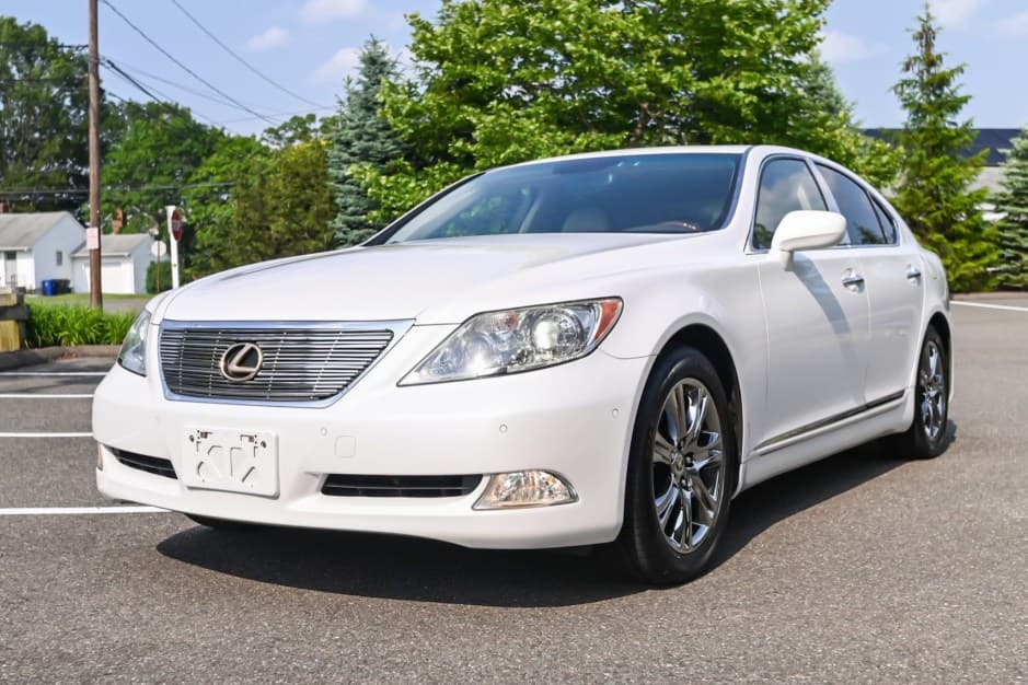 2007 Lexus LS Sedan sold for $15,250