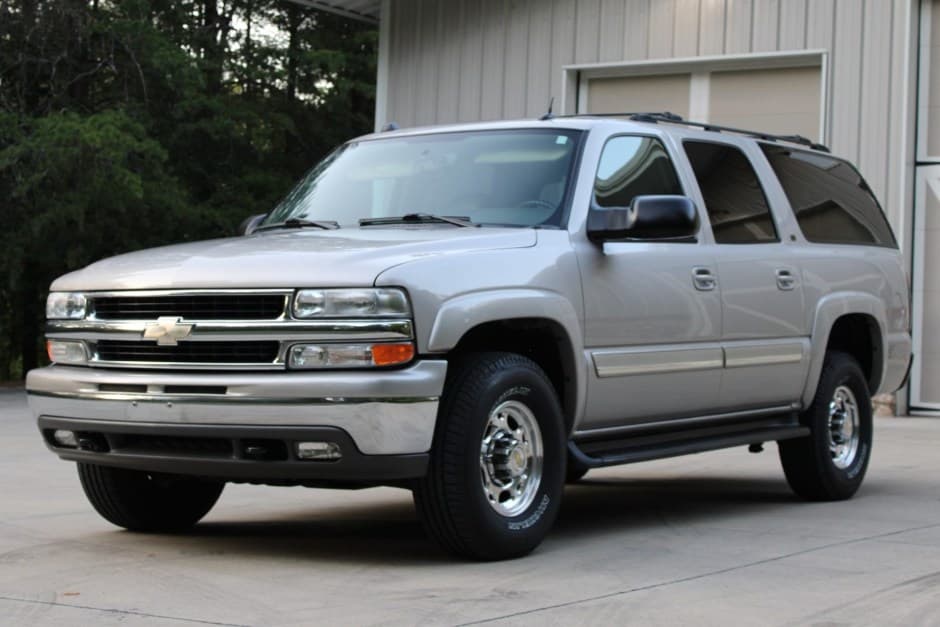 2005 Chevrolet Suburban (GMT800 2000-2006) sold for $23,000