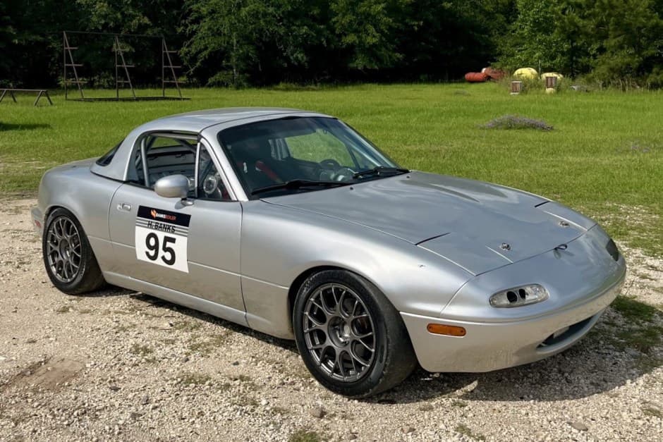 1995 Mazda NA MX-5 Miata sold for $8,900