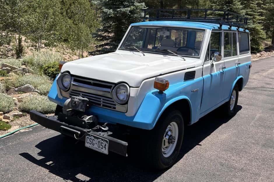 1977 Toyota Land Cruiser FJ55 sold for $10,750