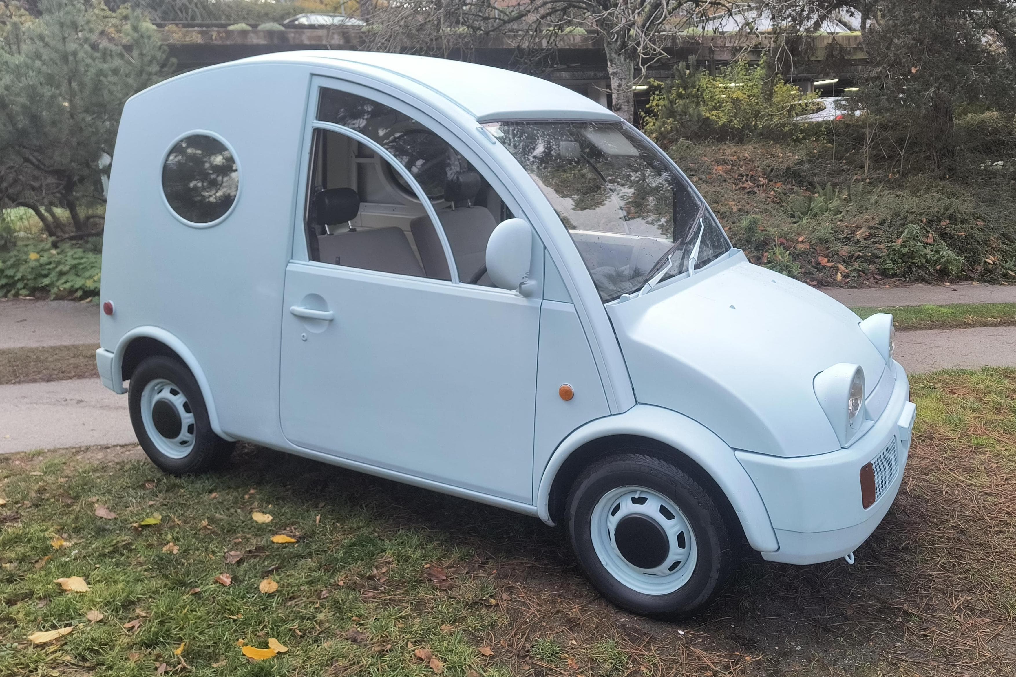 1990 Nissan S Cargo sold for $4,888