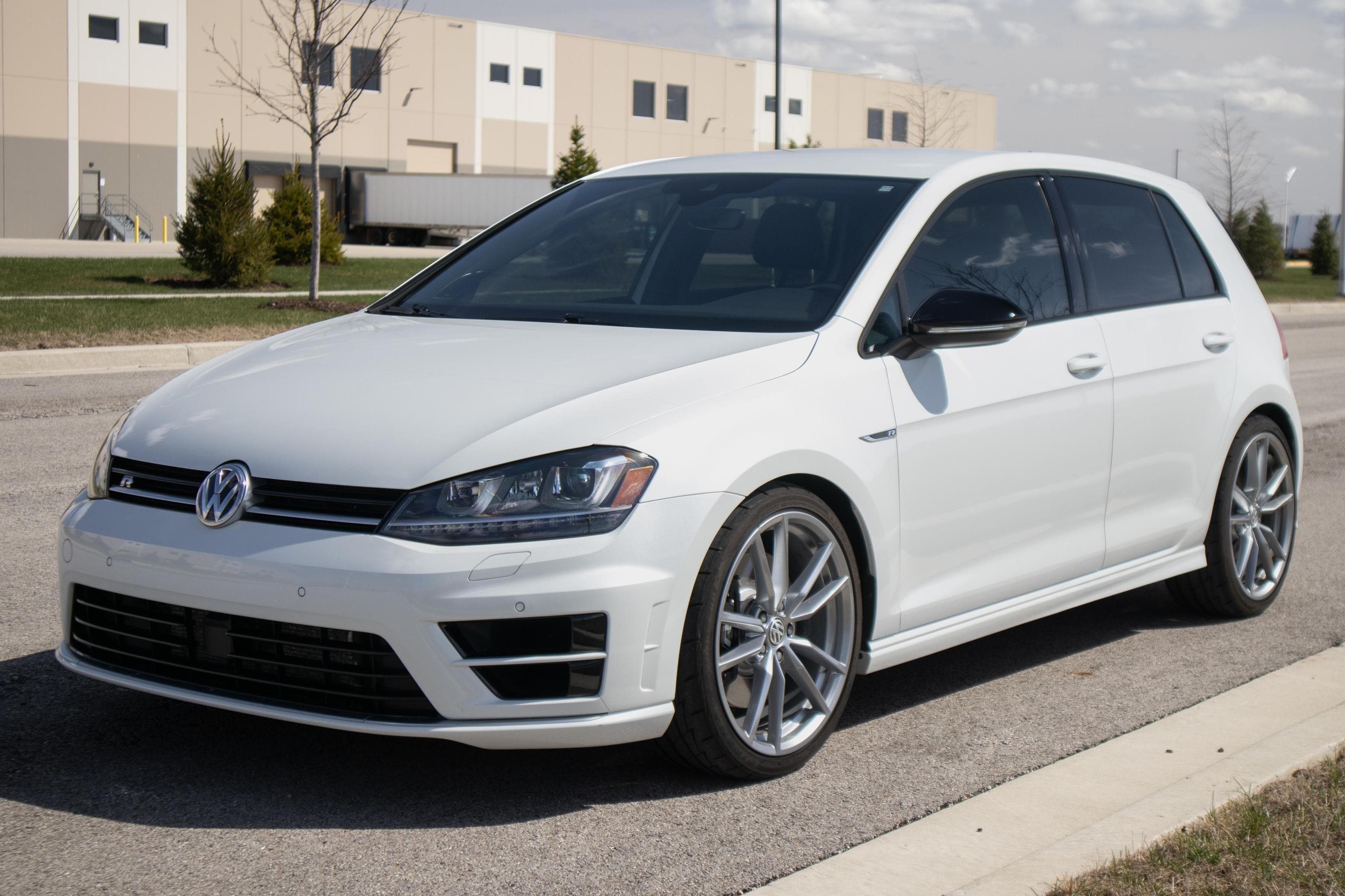 2017 Volkswagen Golf R sold for $24,800