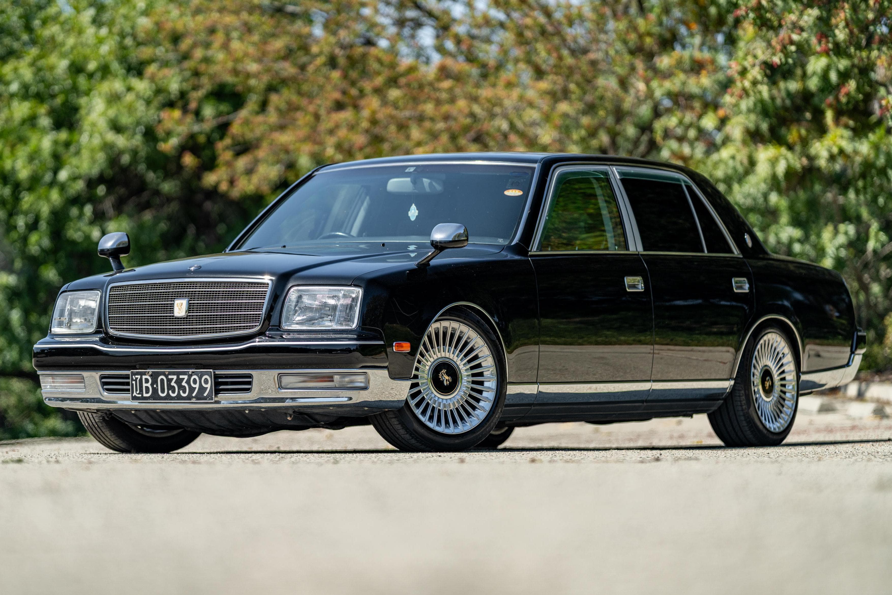 1997 Toyota Century sold for $13,590