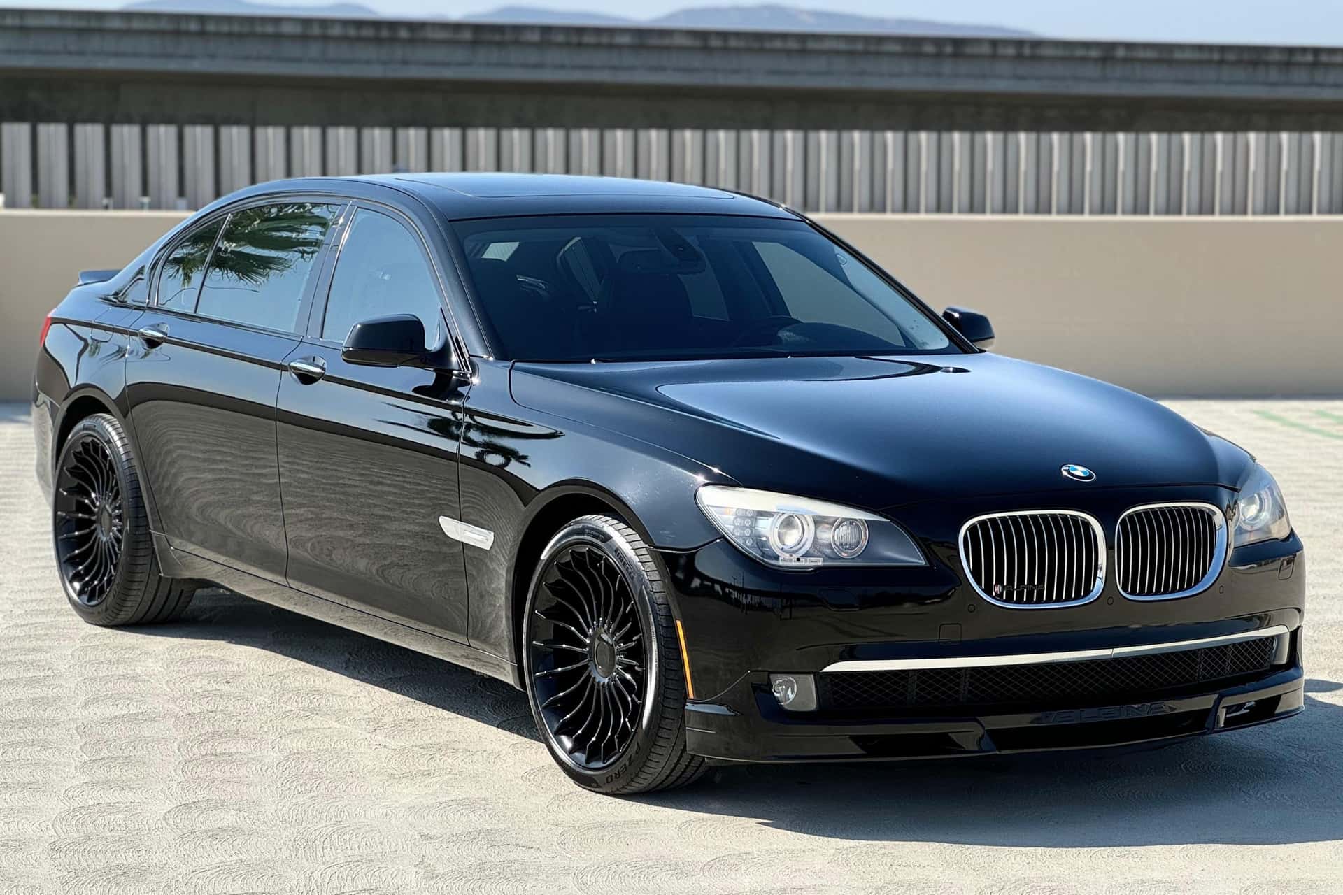 2011 BMW 7 Series sold for $10,100