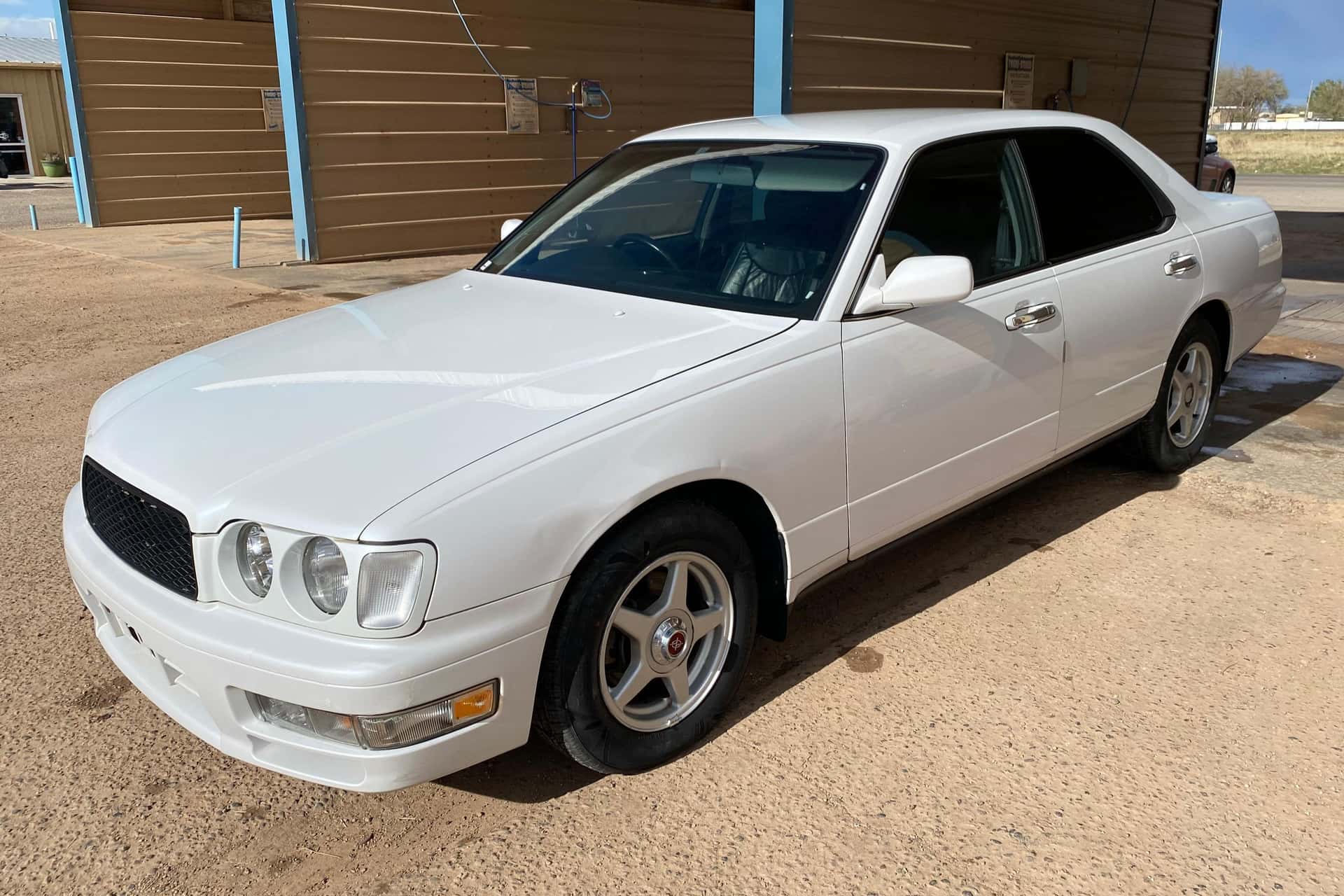 1995 Nissan Cedric sold for $6,301