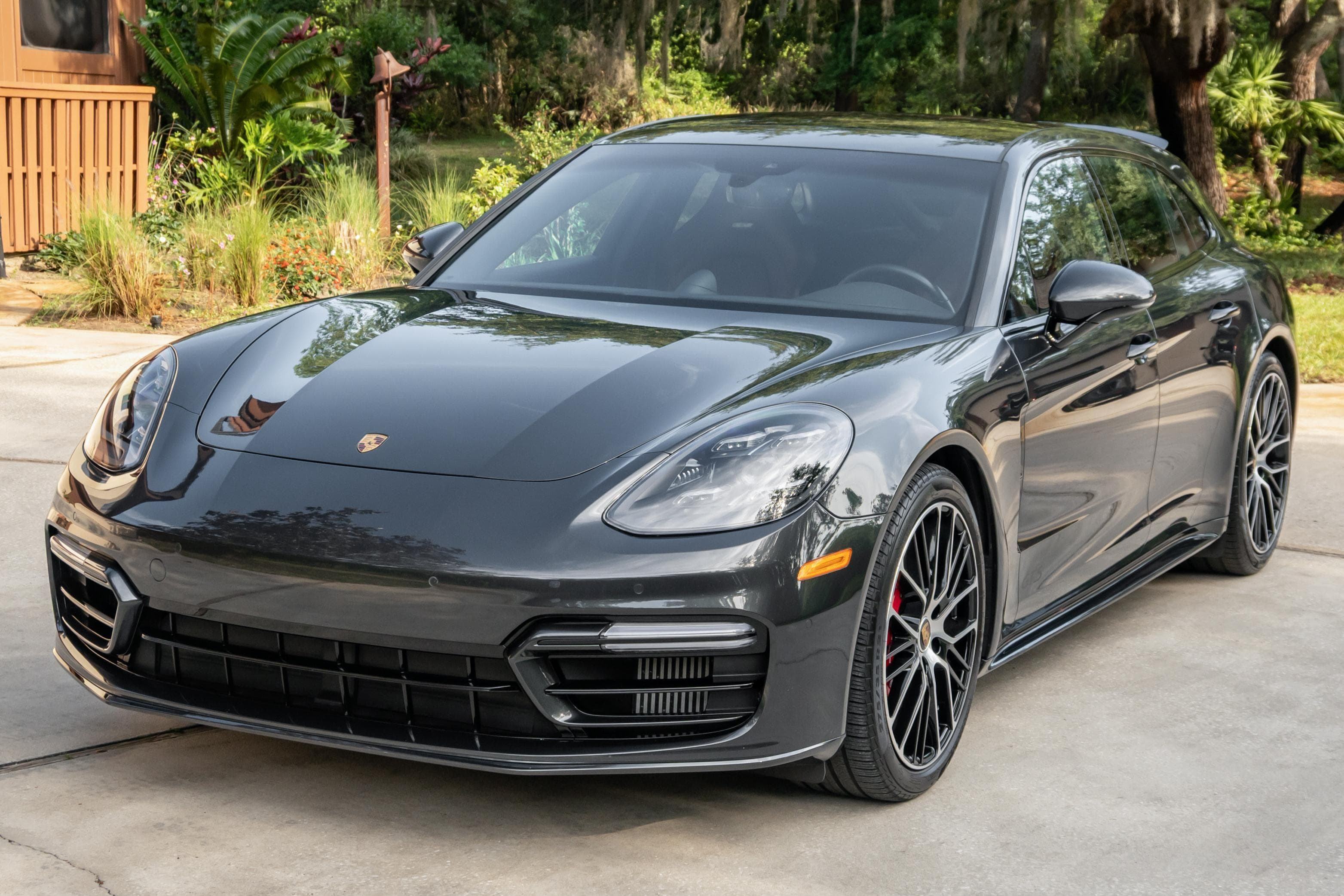2022 Porsche Panamera sold for $115,000