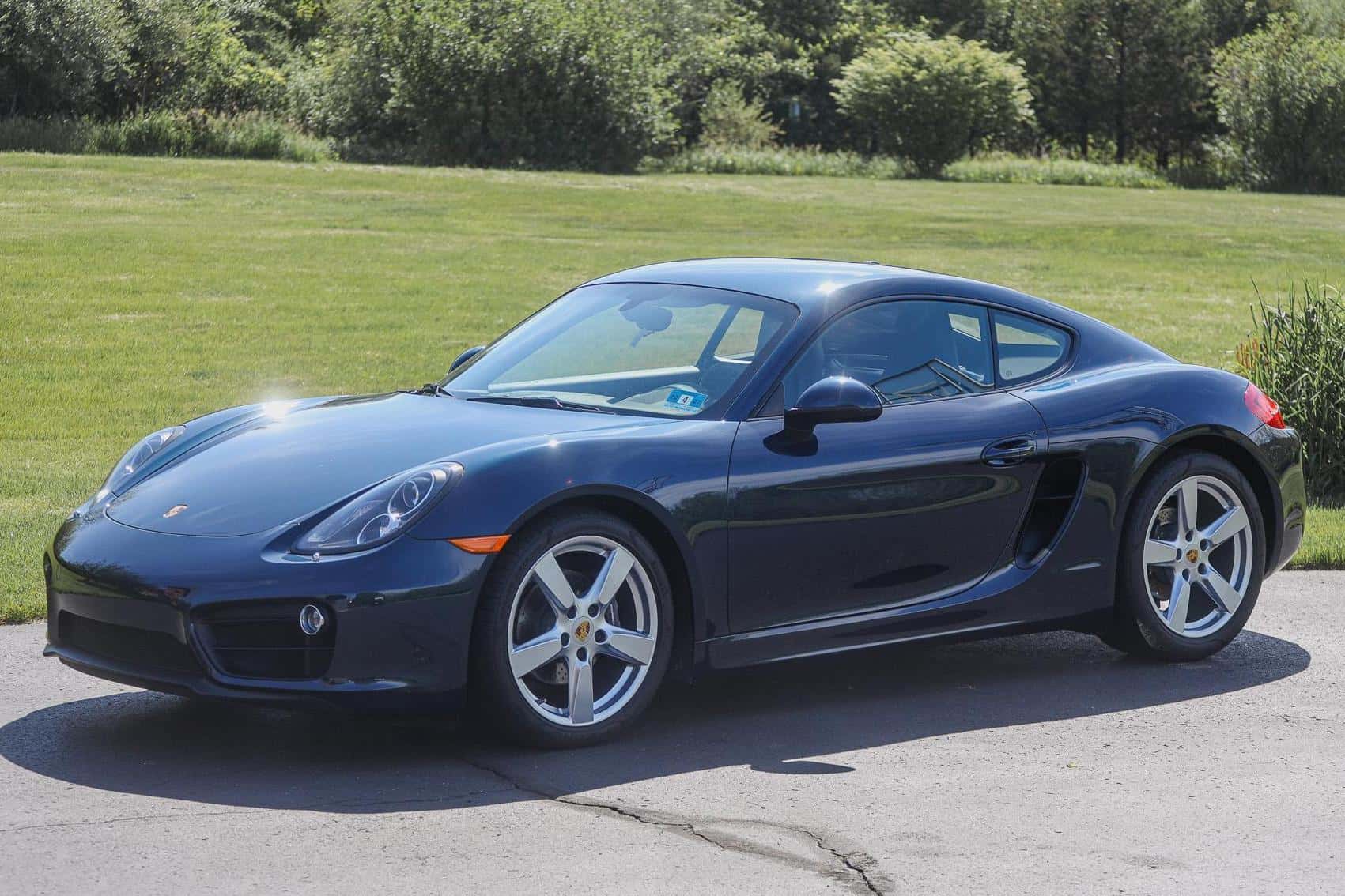 2016 Porsche 981 Cayman sold for $34,000