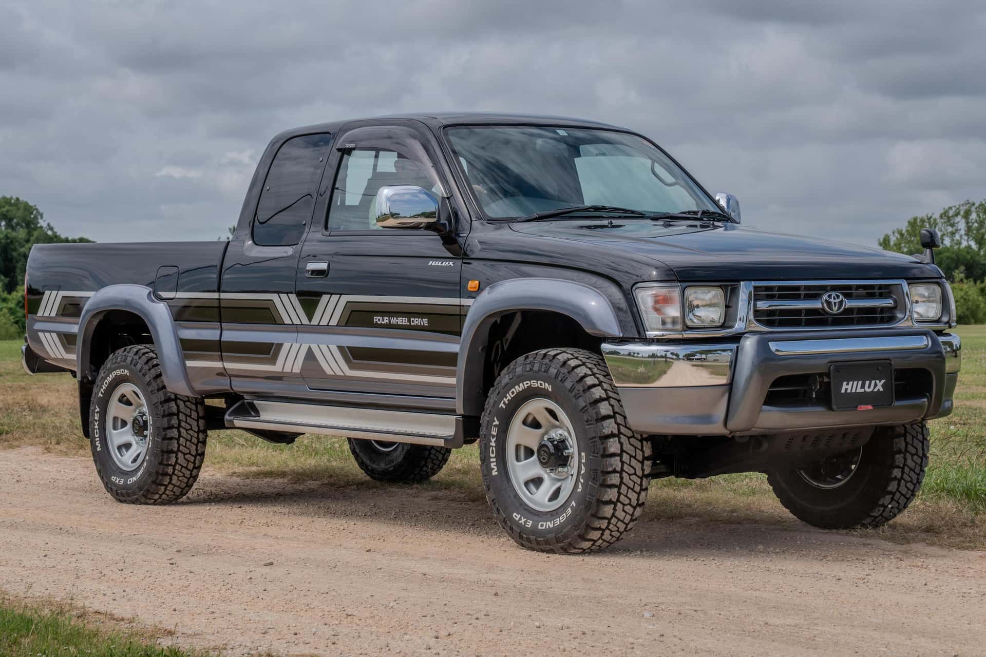 2000 Toyota Hilux sold for $34,000