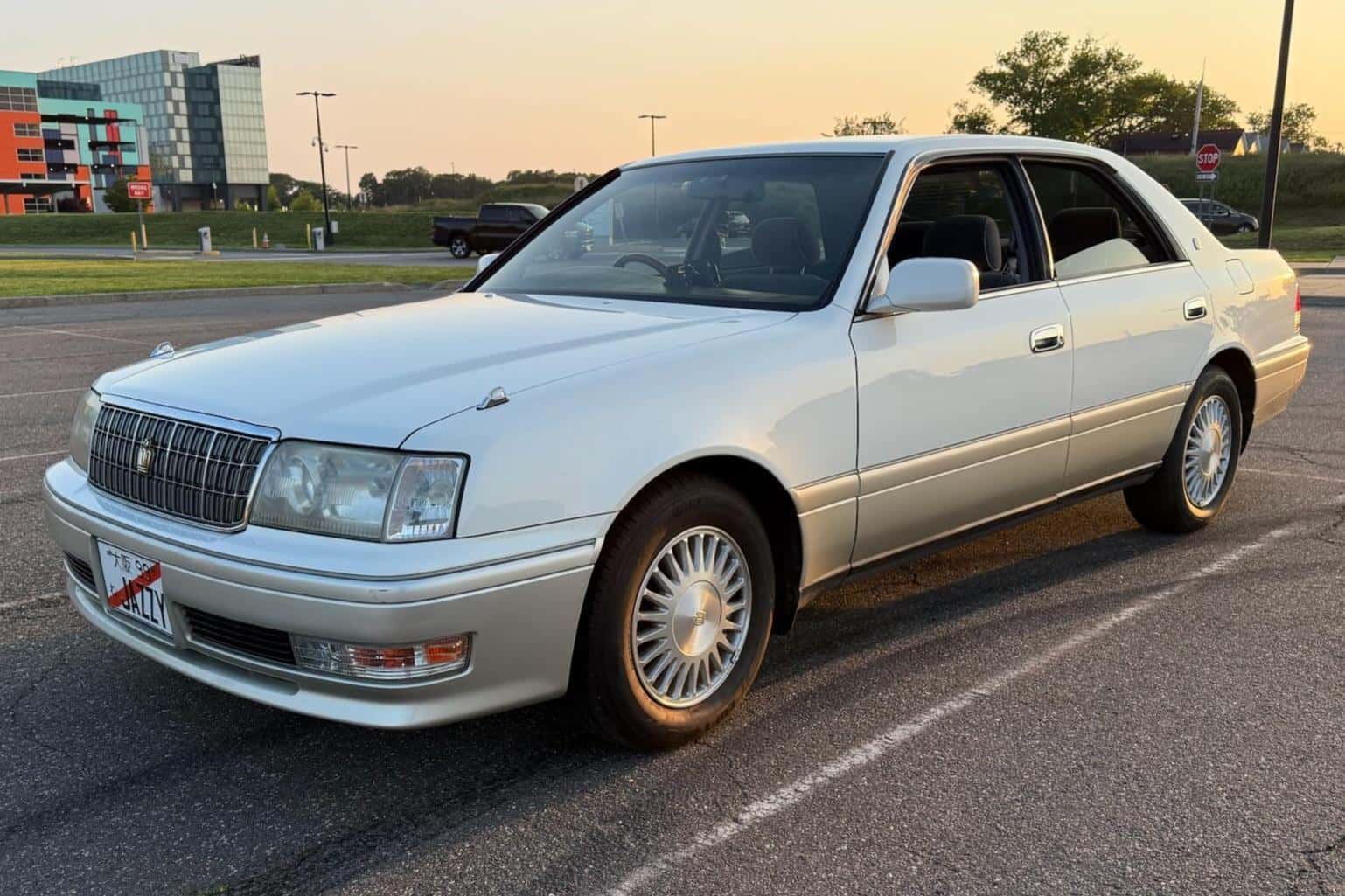 1999 Toyota Crown sold for $7,500