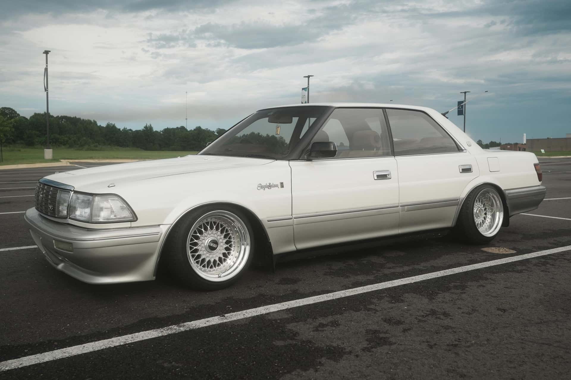 1990 Toyota Crown sold for $9,000