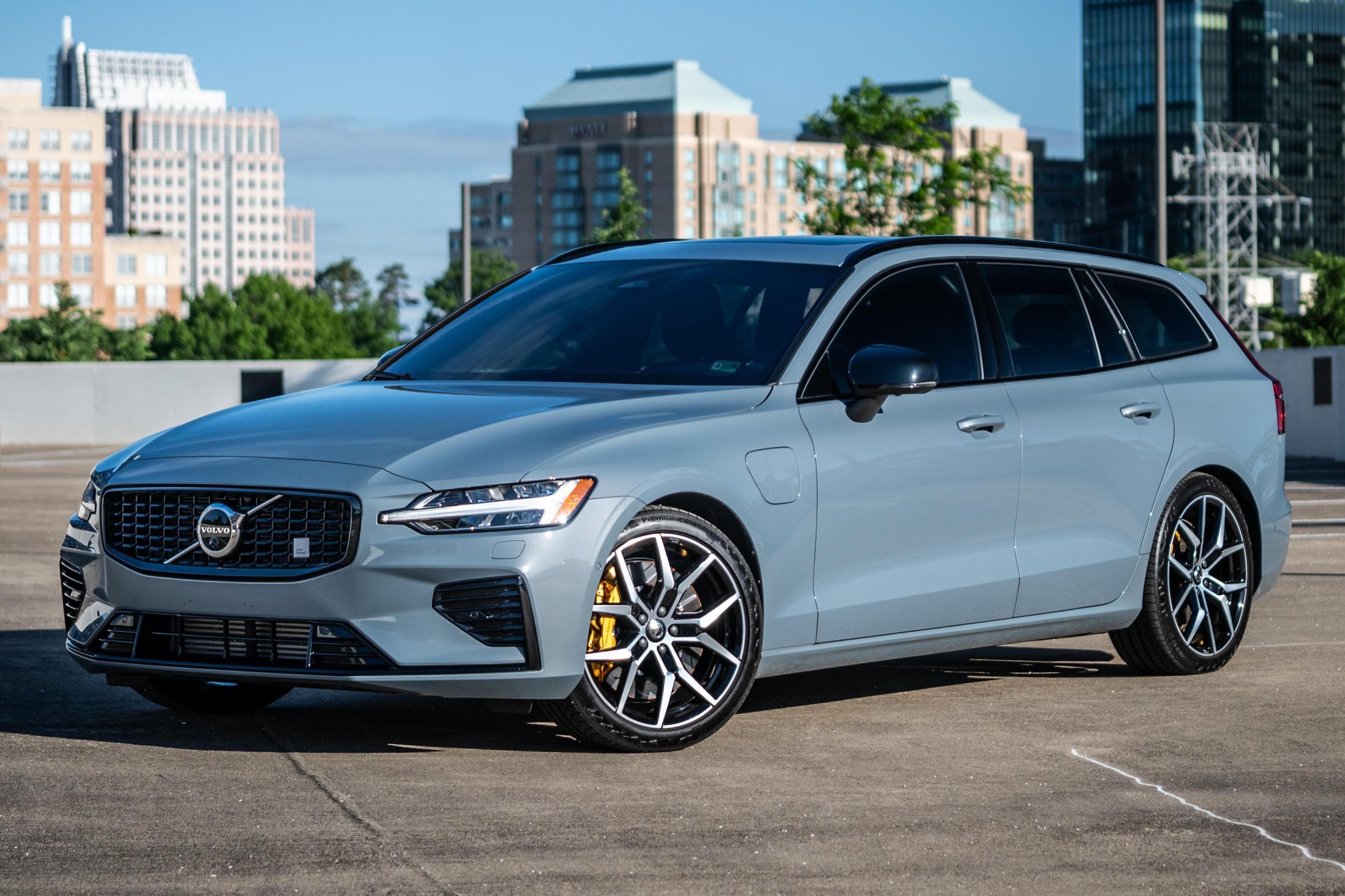 2023 Volvo V60 sold for $59,000
