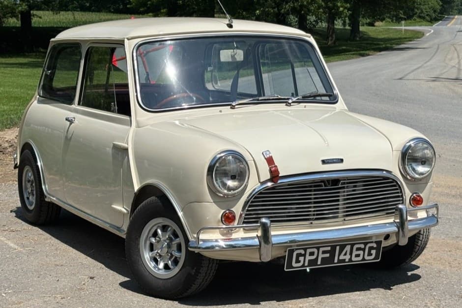 1962 Mini Mk I & Mk II sold for $21,000