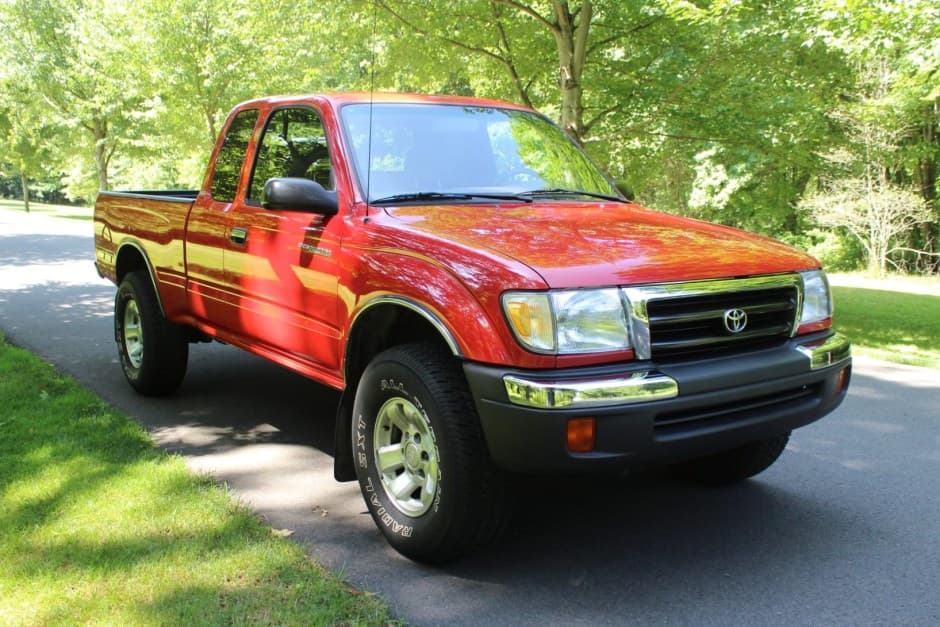 2000 Toyota Tacoma (N1X0 1995-2005) sold for $28,250