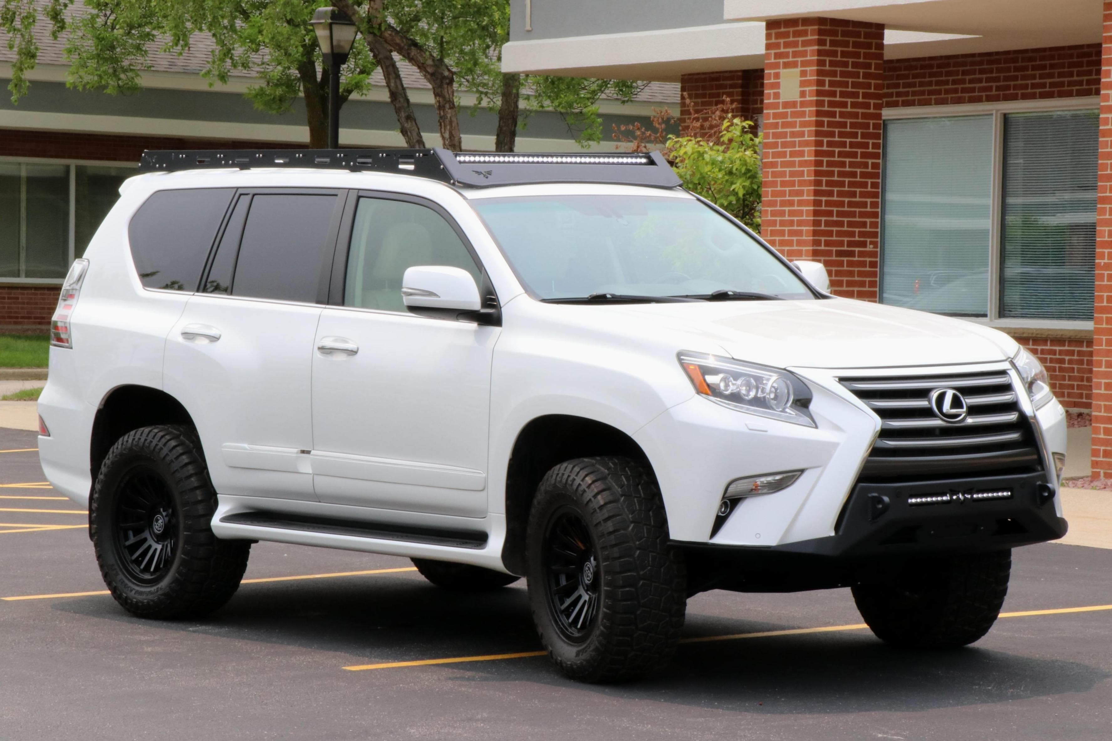 2016 Lexus GX sold for $17,333