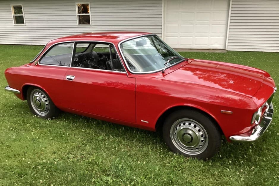 1966 Alfa Romeo 105/115 Series Coupe sold for $33,000