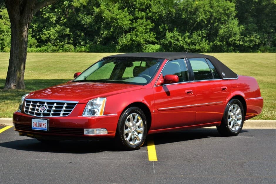 2008 Cadillac DTS sold for $12,100
