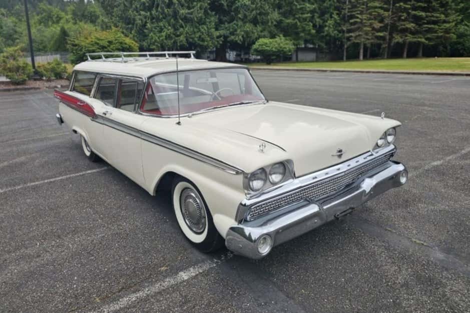 1959 Ford Country Sedan sold for $28,050