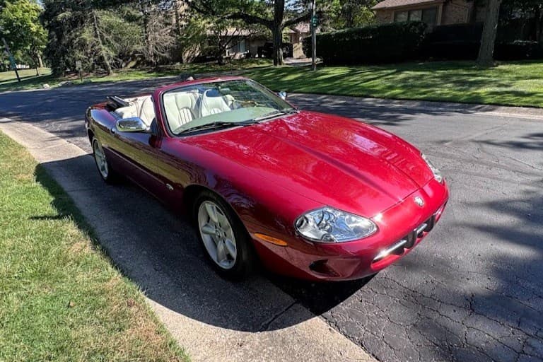 1999 Jaguar XK8 sold for $10,000