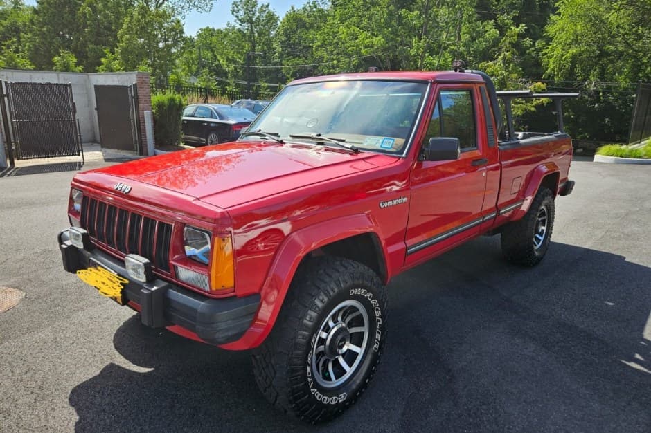 1989 Jeep Pickup sold for $15,500