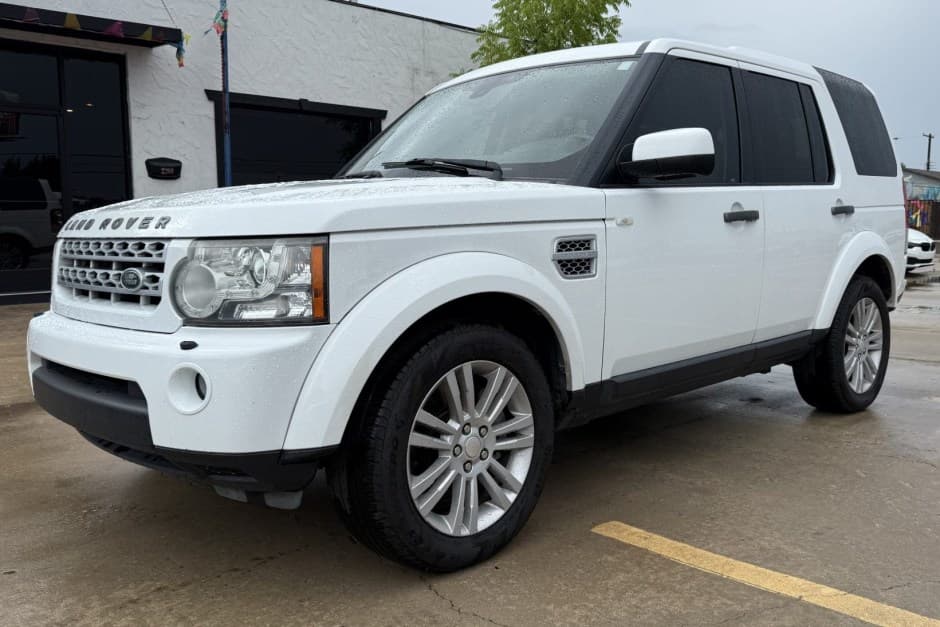 2011 Land Rover LR4 sold for $4,500