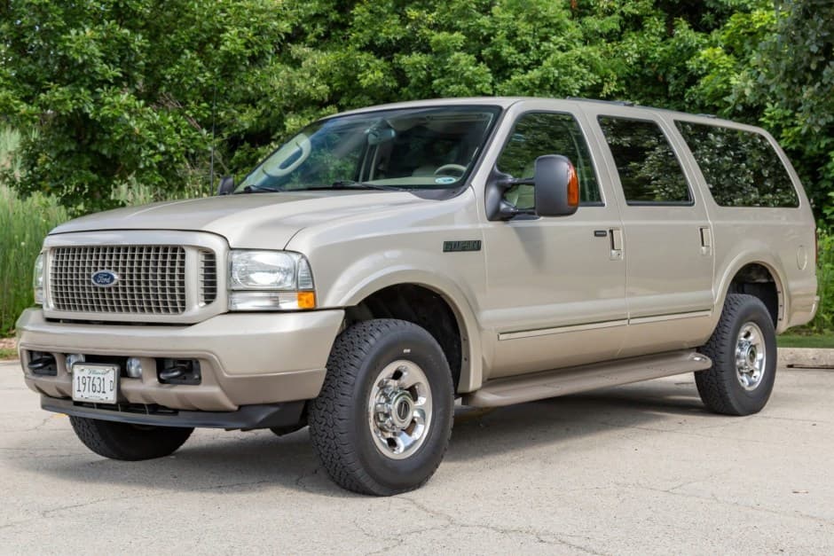 2004 Ford Excursion sold for $27,000
