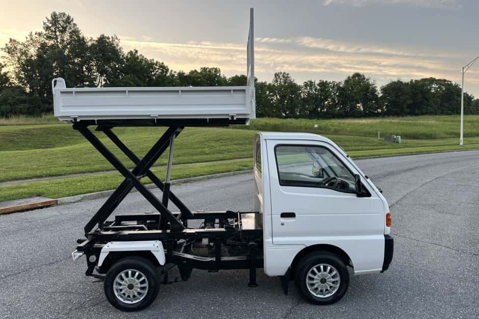 1997 Suzuki Carry sold for $12,100