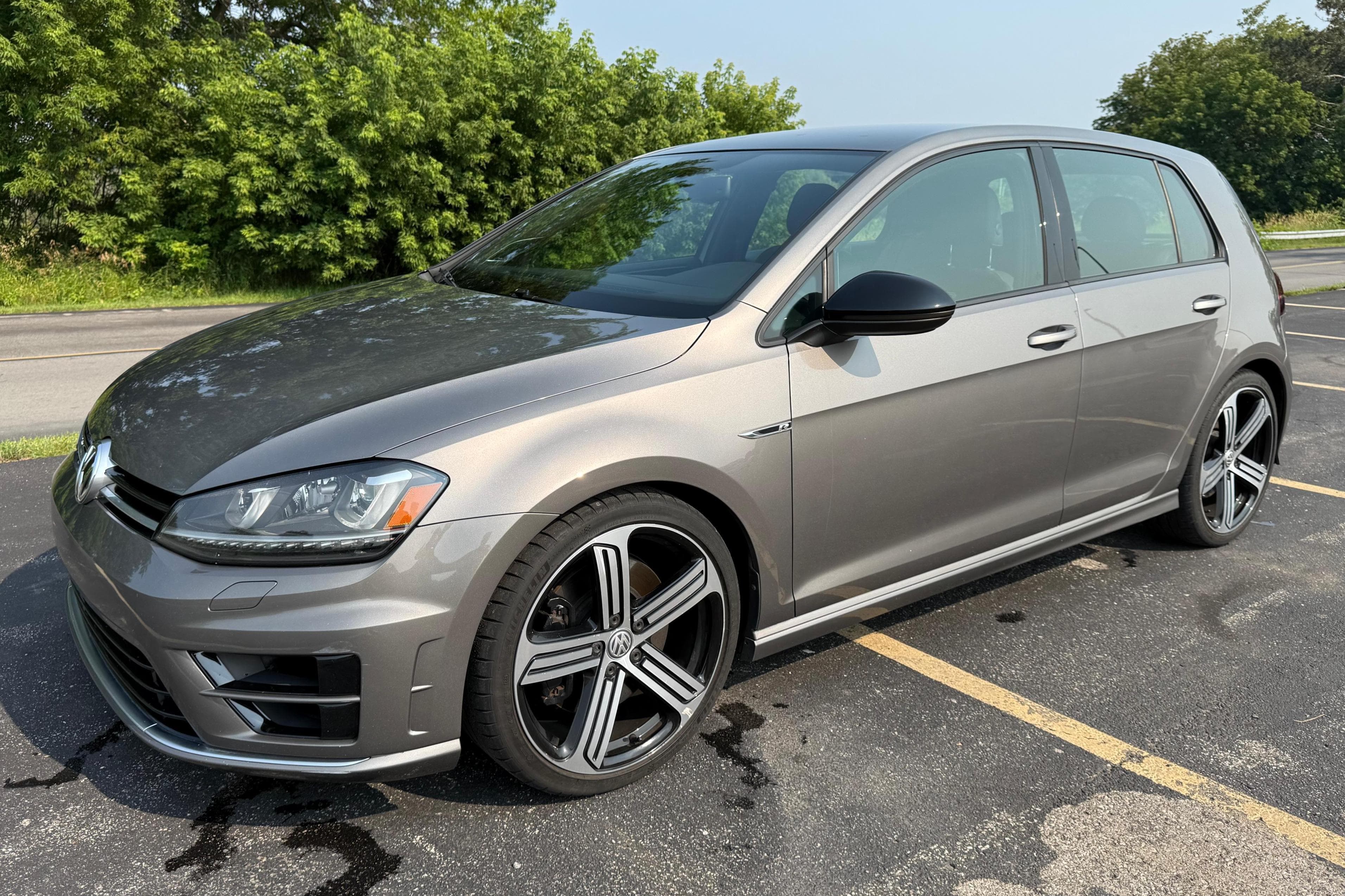 2016 Volkswagen Golf R sold for $16,000