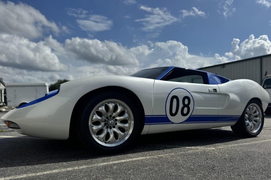 0 Ford GT40 Replica sold for $8,100