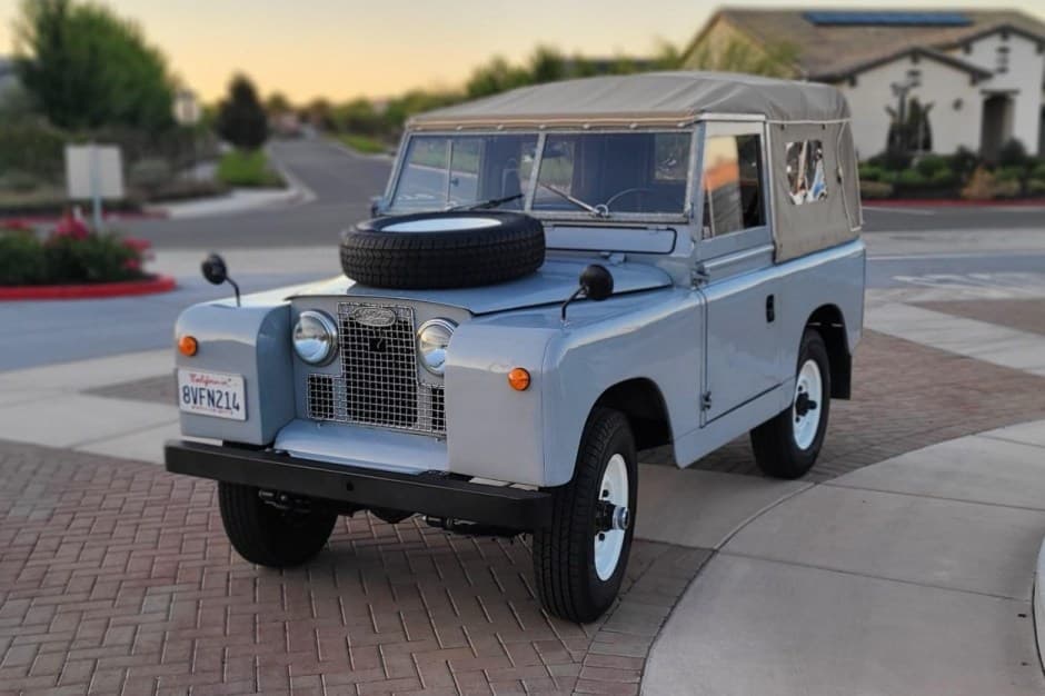 1966 Land Rover Series 88 sold for $19,900