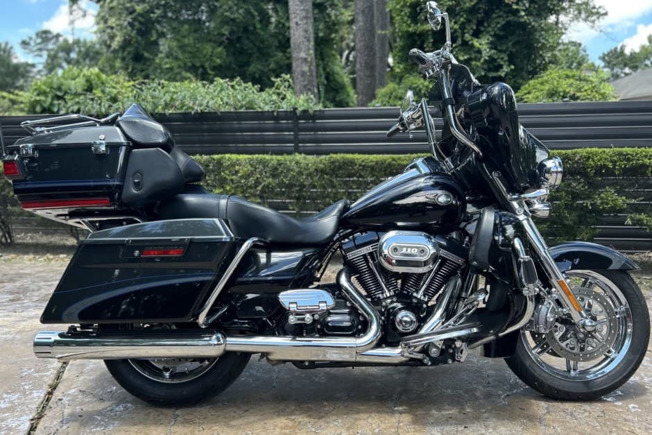 2013 Harley-Davidson Touring sold for $9,100
