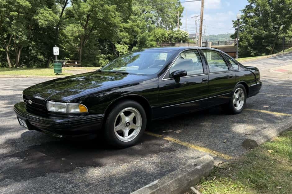 1994 Chevrolet Impala SS (1994-1996) sold for $23,250