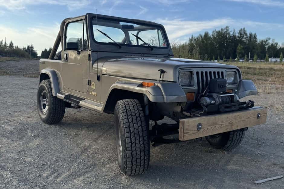 1990 Jeep Wrangler YJ (1987-1995) sold for $6,500