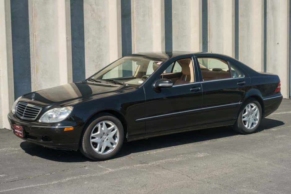 2000 Mercedes-Benz W220 S-Class sold for $5,700