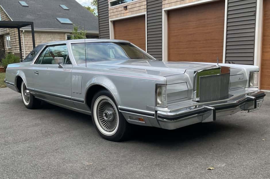 1978 Lincoln Continental Mark V (1977-1979) sold for $10,750