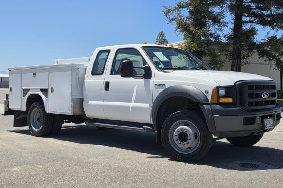 2006 Ford Super Duty 1999-2007 sold for $12,000